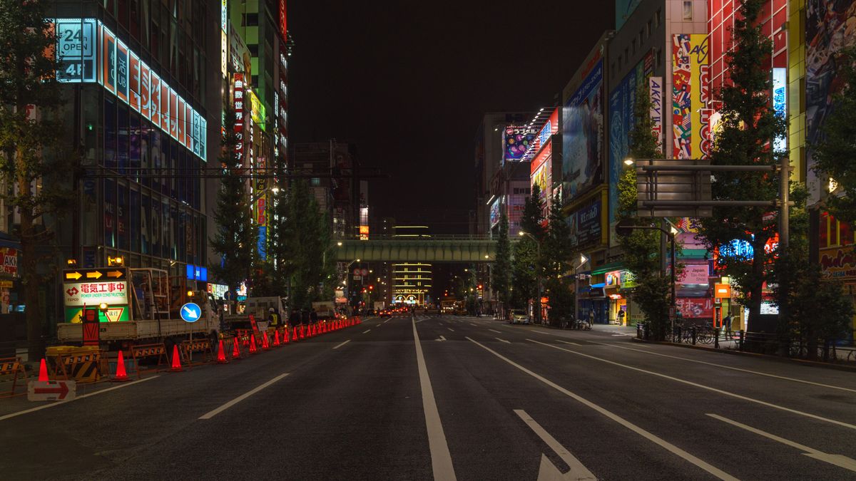 夜に灯りがともる東京の街並み(イメージ)