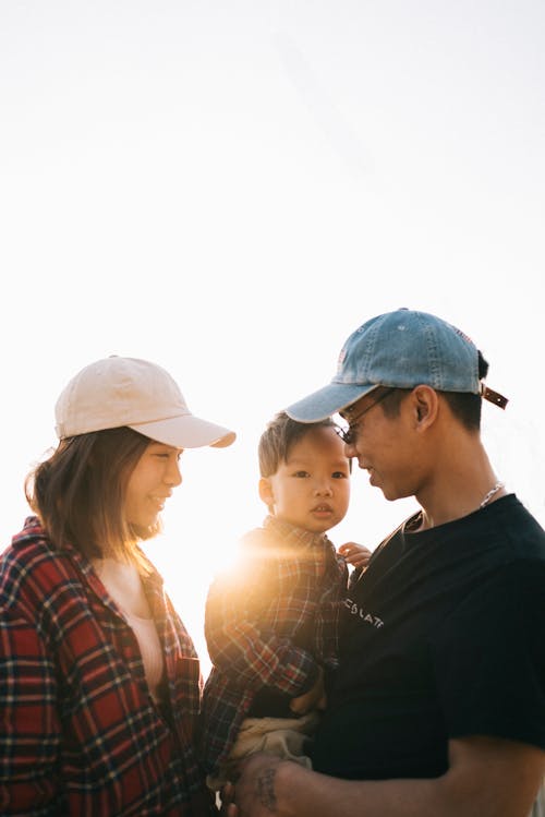 aile, anne, Asyalı içeren Ücretsiz stok fotoğraf