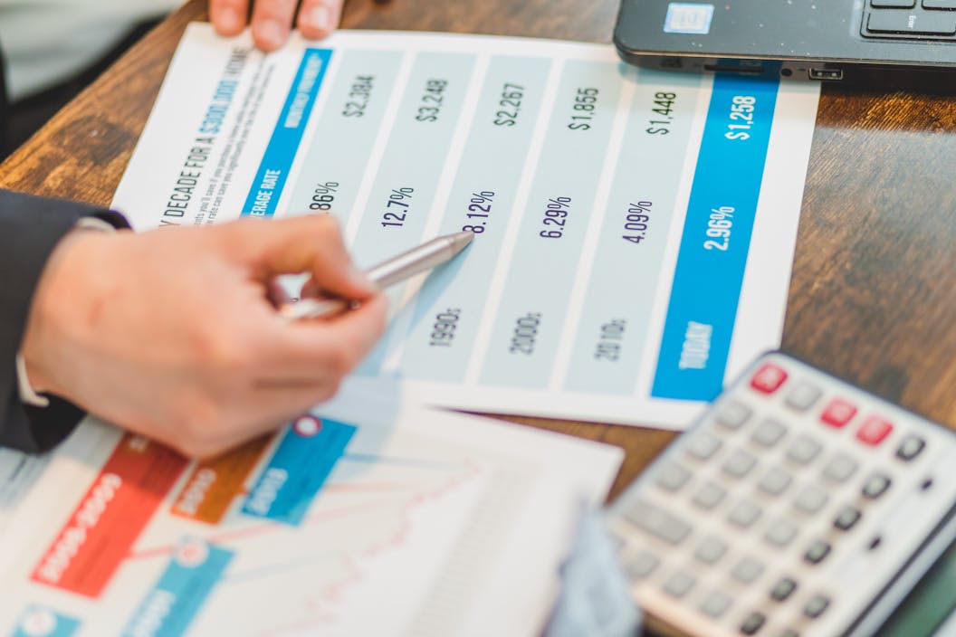 Navigating Upside Risk vs Downside Risk for Balanced Returns