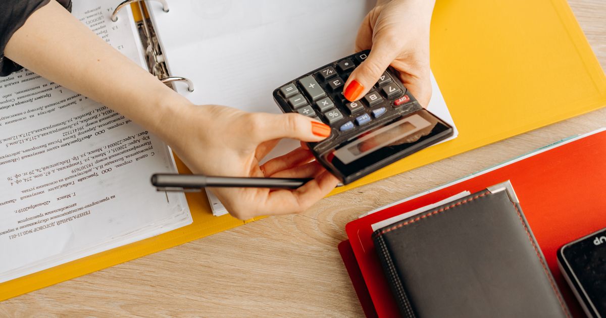 Freelance Bookkeeper Rates: Hourly and Monthly Pricing in 2026