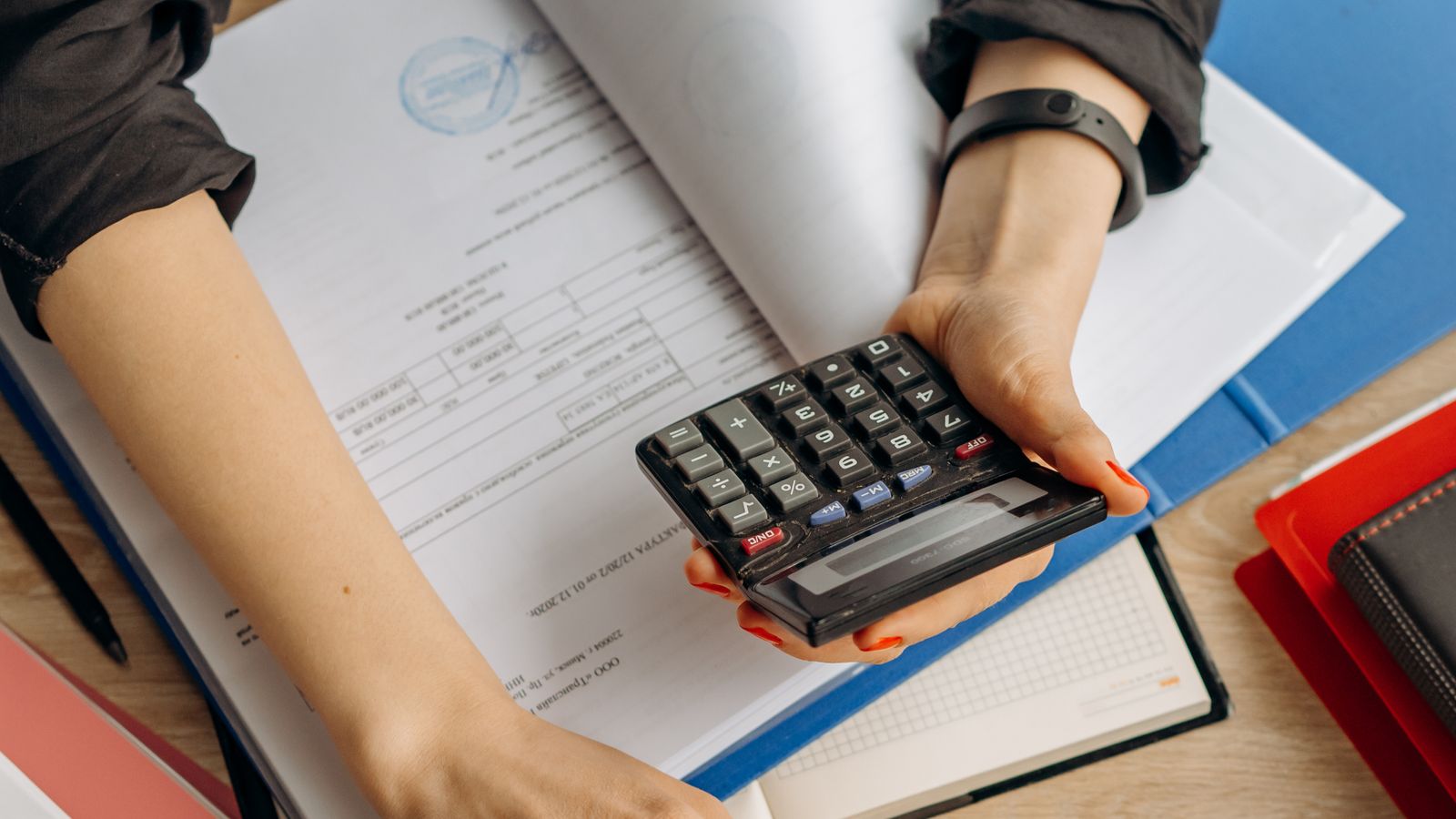 Identifying hidden costs on U.S. stock trading platforms