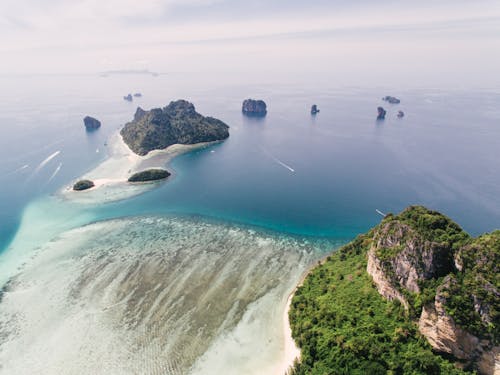 Darmowe zdjęcie z galerii z formy przybrzeżne i oceaniczne, fotografia lotnicza, malowniczy