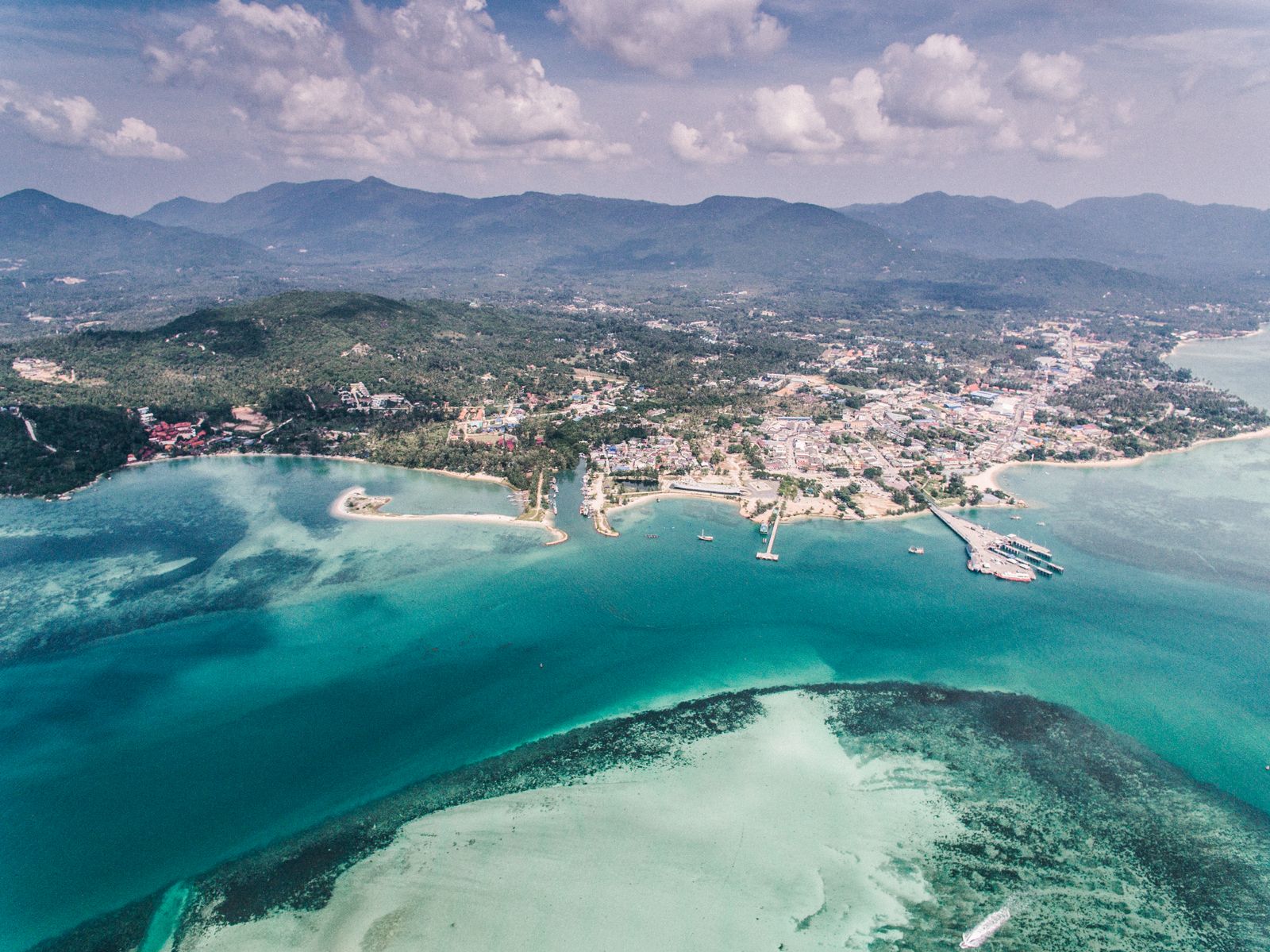 Tropical coastline of Koh Samui