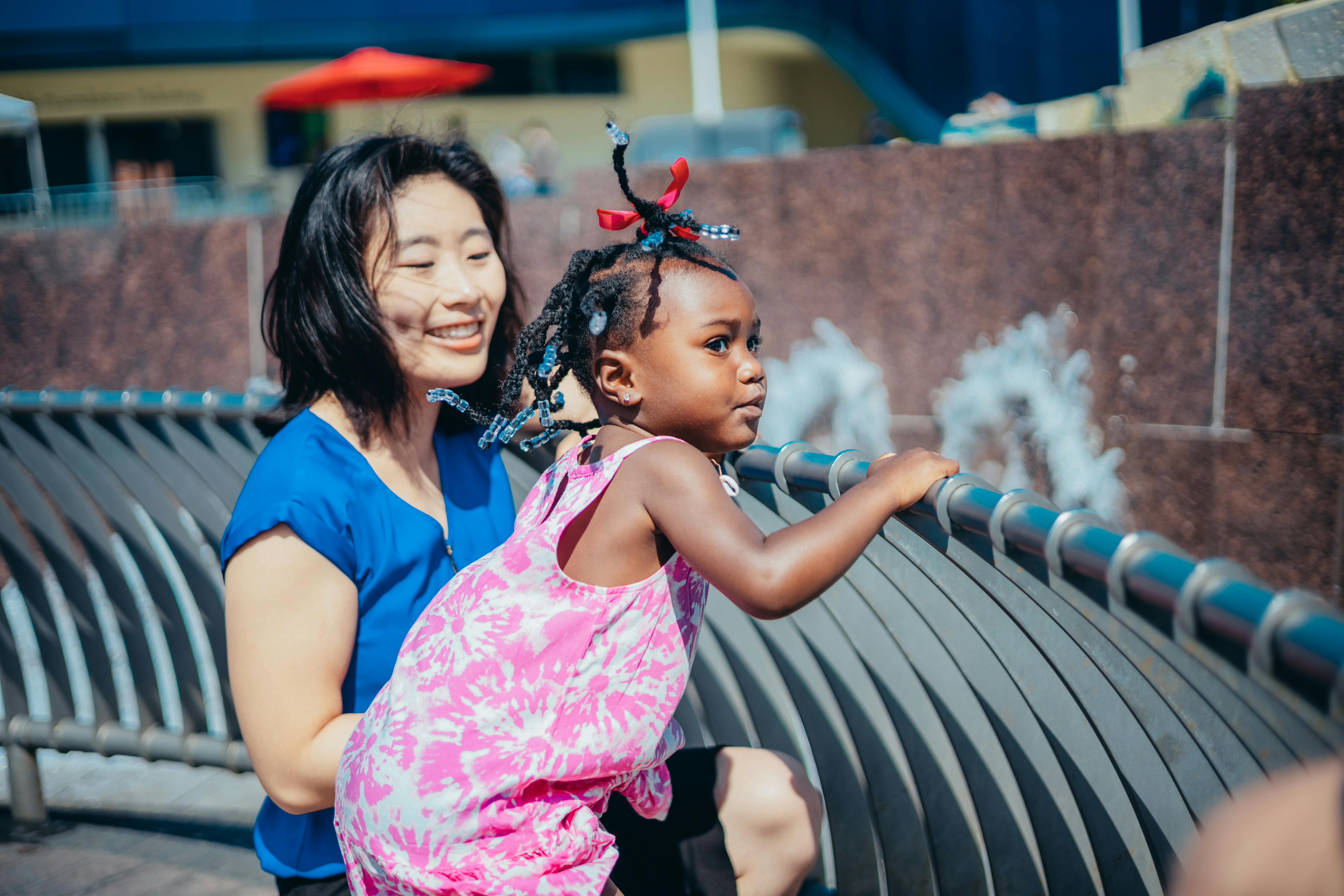 Chicago Parent Answers: What are the best parenting support groups and resources across Chicago? — Photo by Kindel Media on P