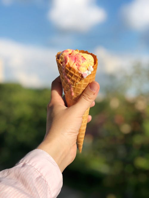 免费 冰淇淋, 冰淇淋甜筒, 垂直拍摄 的 免费素材图片 素材图片
