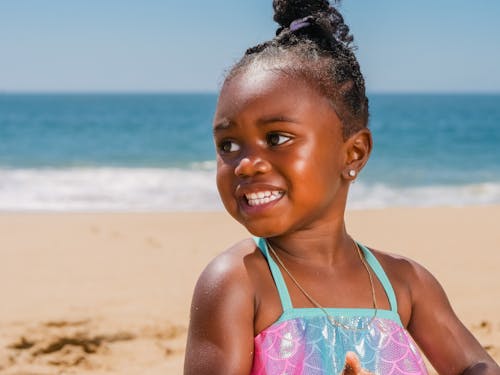 Ilmainen kuvapankkikuva tunnisteilla afrikkalainen amerikkalainen tyttö, henkilö, hiekkaranta