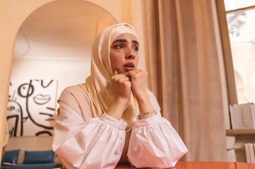 Free Woman Wearing Hijab Crying Stock Photo