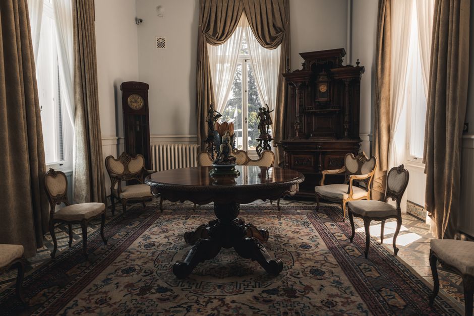 How to Find Local Estate Auctions Before Anyone Else Does