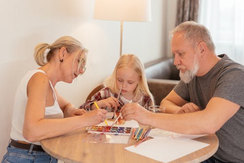 aile, boyama, çizim içeren Ücretsiz stok fotoğraf