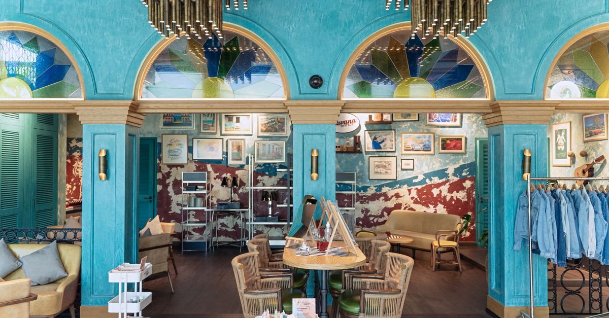 Interior of a Lounge in Havana · Free Stock Photo