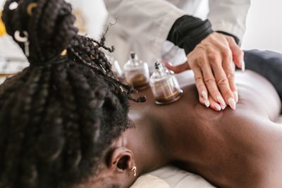Cupping-behandling på klinik