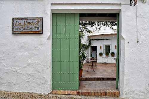 Darmowe zdjęcie z galerii z drzwi, dziedziniec, hiszpania