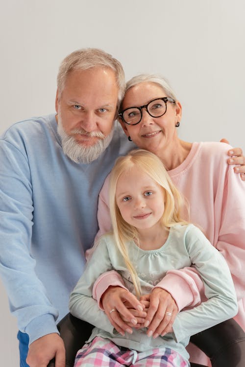 Foto profissional grátis de avós, família, garota