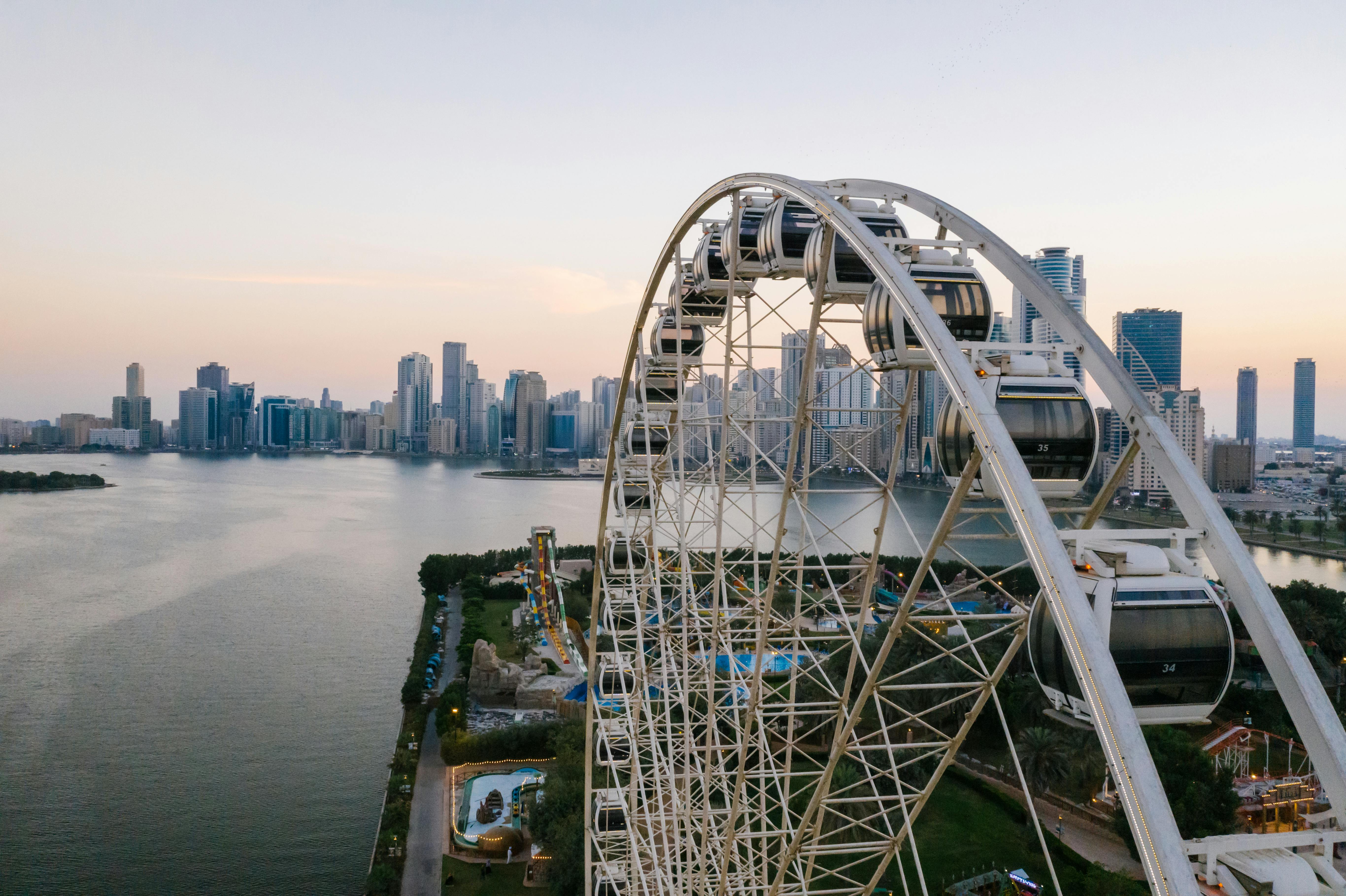 white ferries wheel in close up photography