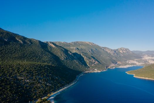 显示直布罗陀海峡连接地中海与大西洋的地形图