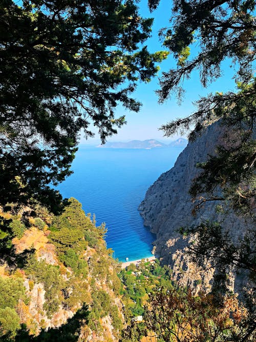 çevre, dağlar, deniz içeren Ücretsiz stok fotoğraf