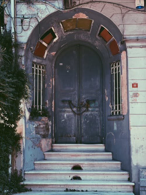 Darmowe zdjęcie z galerii z architektoniczny, budynek, drzwi