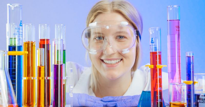 Pourquoi la vitesse de réaction en chimie est cruciale pour mieux comprendre les mécanismes