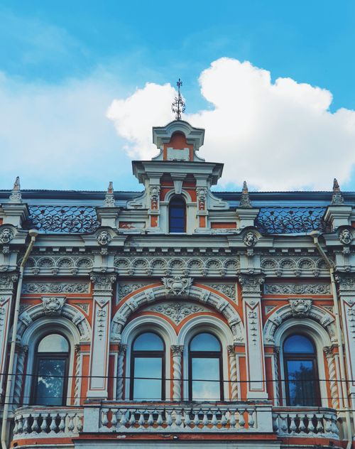 Ornate historic building facade — photo by Dmitry Alexandrovich on Pexels