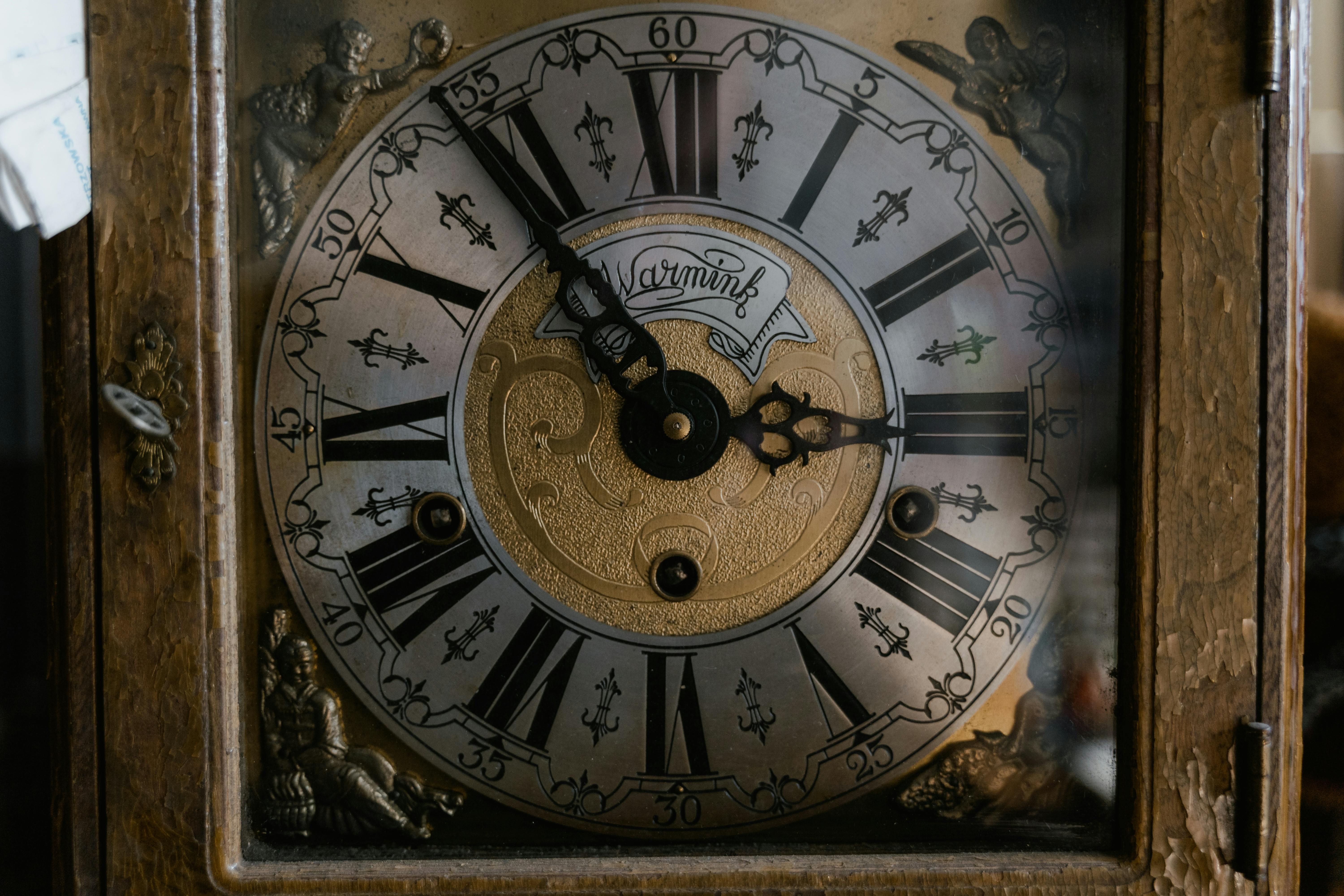 Vintage Analog Clock in Closeup Photography · Free Stock Photo