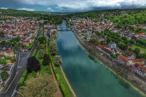 Foto profissional grátis de aerofotografia, árvores, cidade