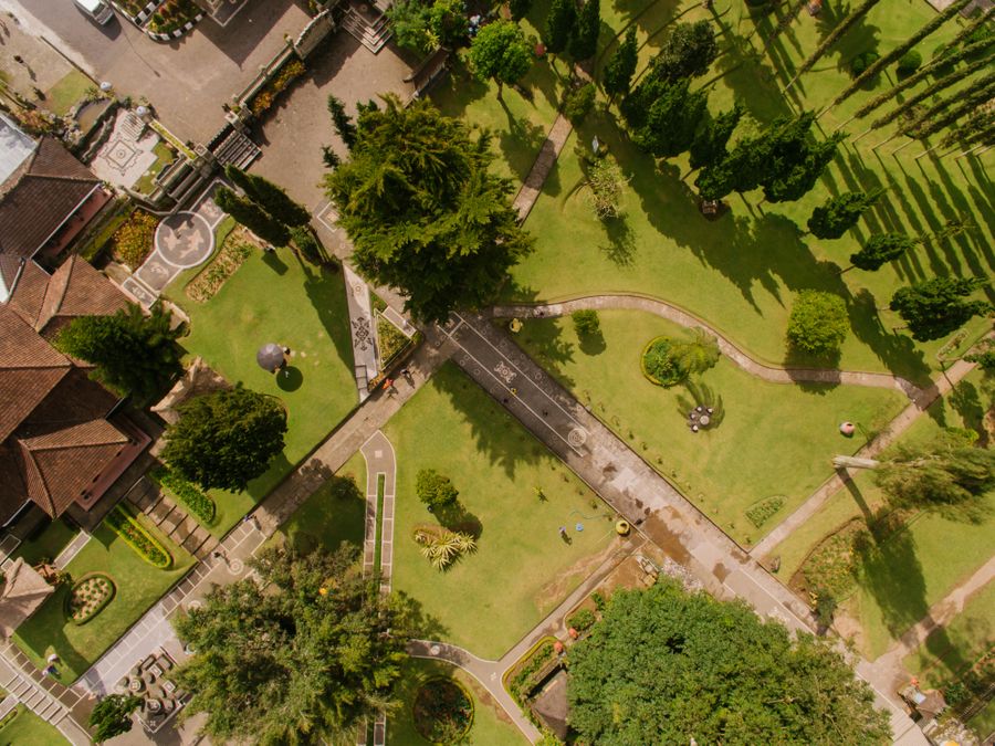 Démo site paysagiste 8 Grand jardin paysager vue aérienne