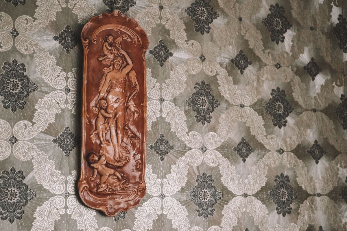 Celtic Wall Décor: Timeless Symbols Refined for Today’s Interiors
