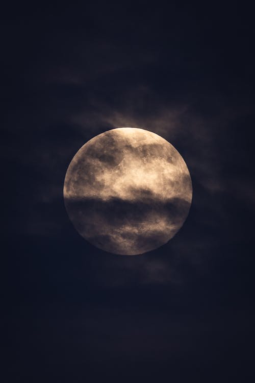 Free Bright Full Moon on Dark Sky Stock Photo