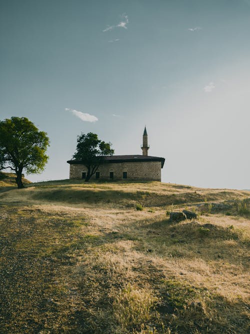 Darmowe zdjęcie z galerii z architektura, krajobraz, łąka