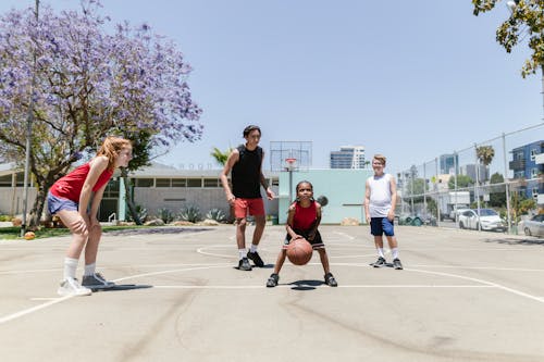 Foto profissional grátis de basquete, de pé, dia