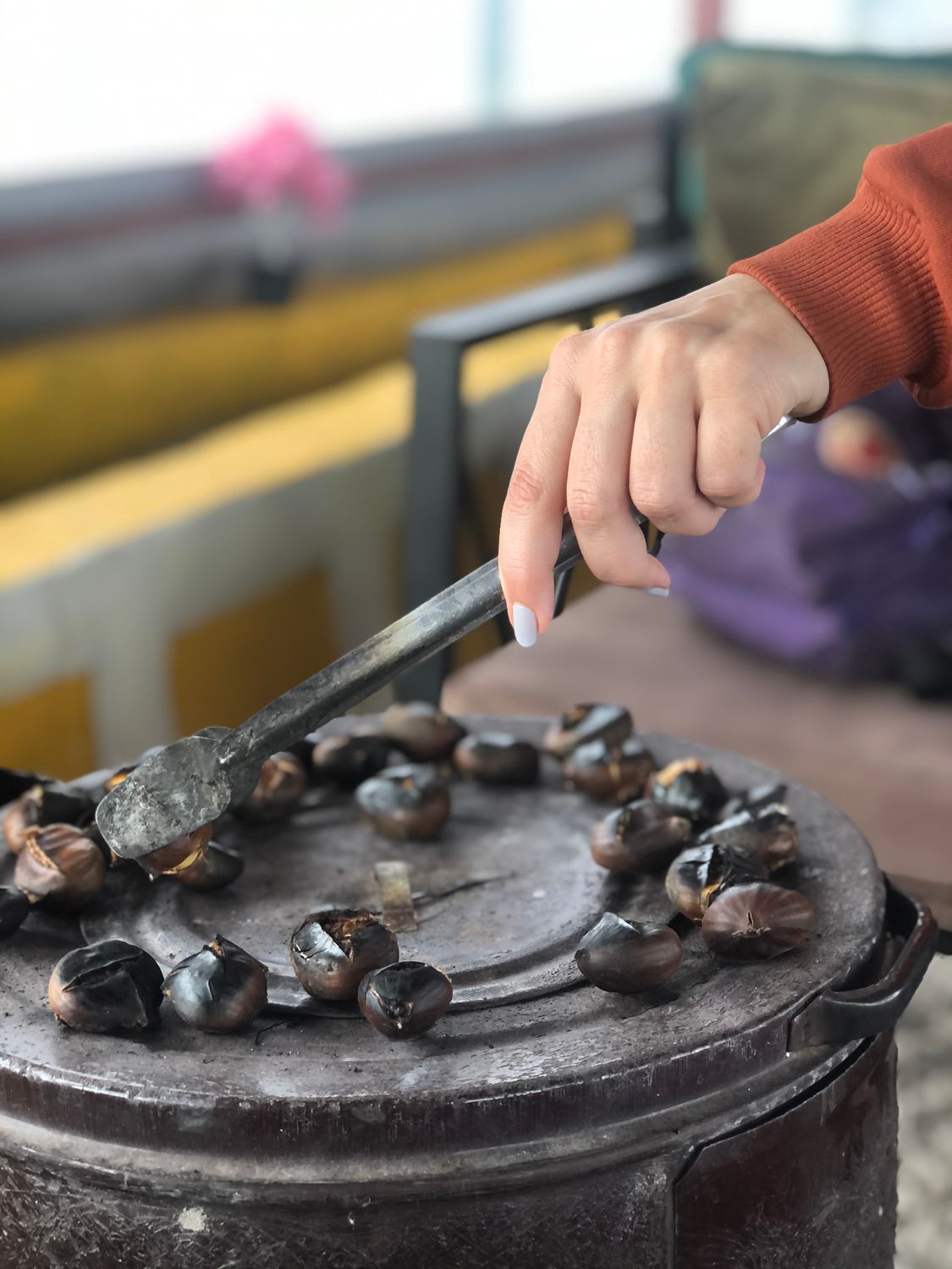 Castanas Inside Close-up Photo of Roasting of Chestnuts · Free Stock Photo