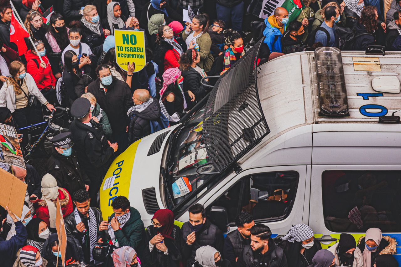 Intervention policière dans les lycées en cas de blocus, avertissent les ministres
