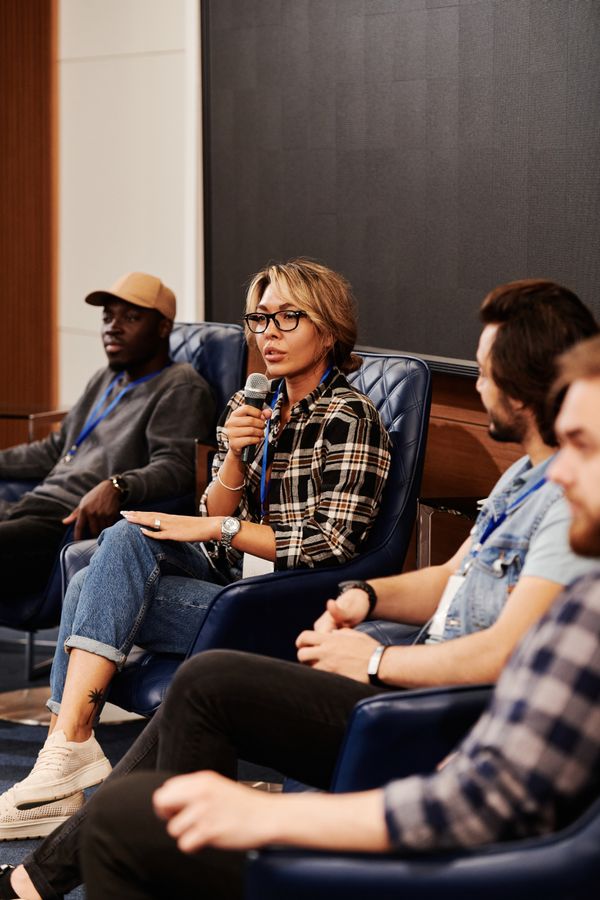 Conférence sur l'Entrepreneuriat : intervention et micro