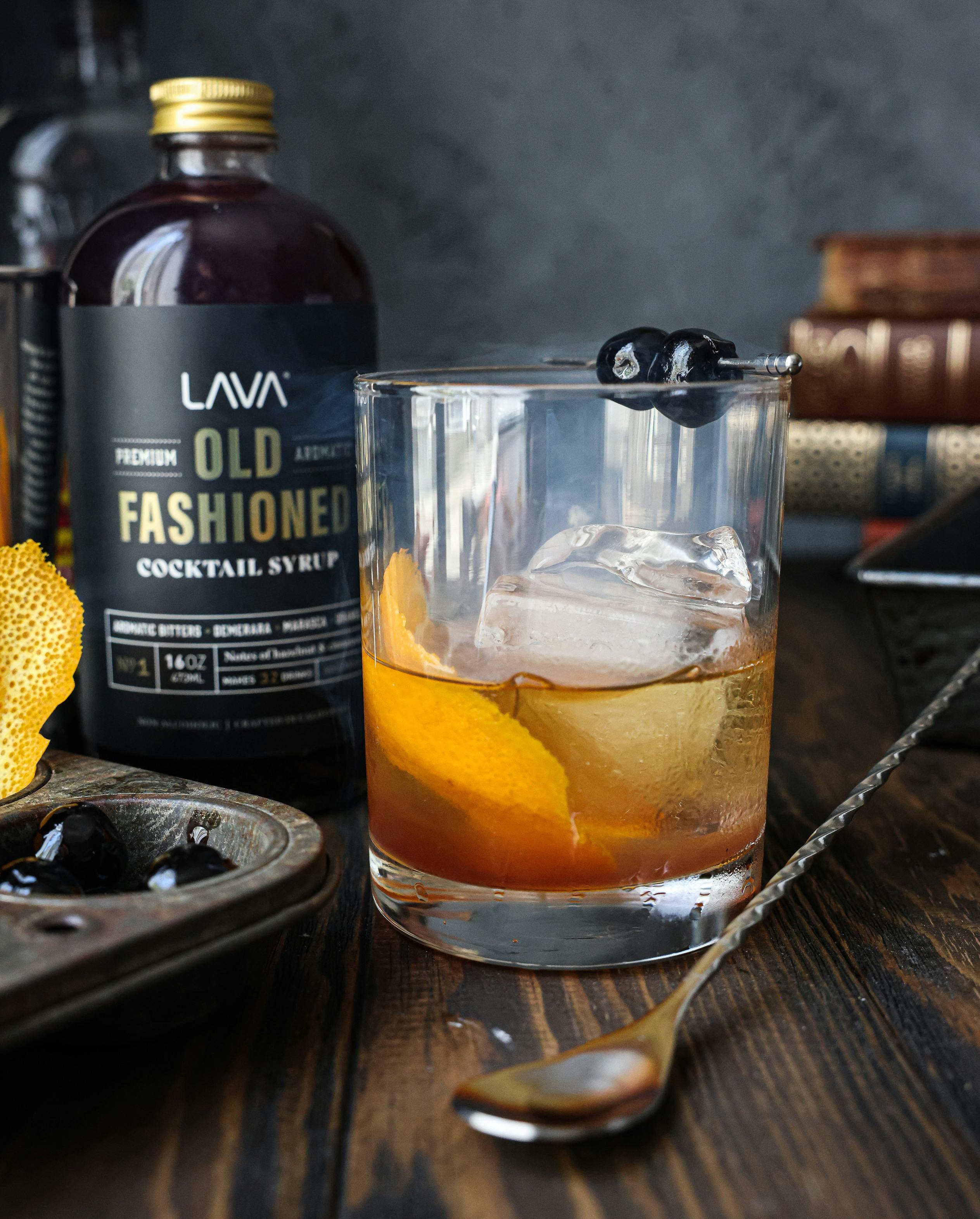10 Classic Cocktails to Master: Elevate Your Mixology Skills with Old Fashioned Recipes