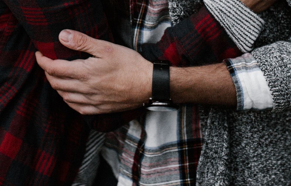 Online dating: starting a conversation on a niche platform
