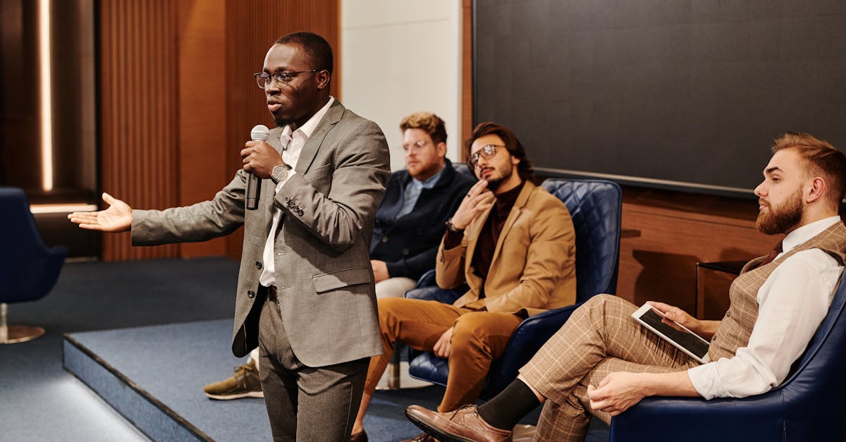 政大響應國際丹寧日 校長李蔡彥:性平教育是預防傷害的根本之道