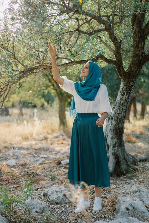 Free Δωρεάν στοκ φωτογραφιών με αραβικός, γυναίκα, δέντρο Stock Photo