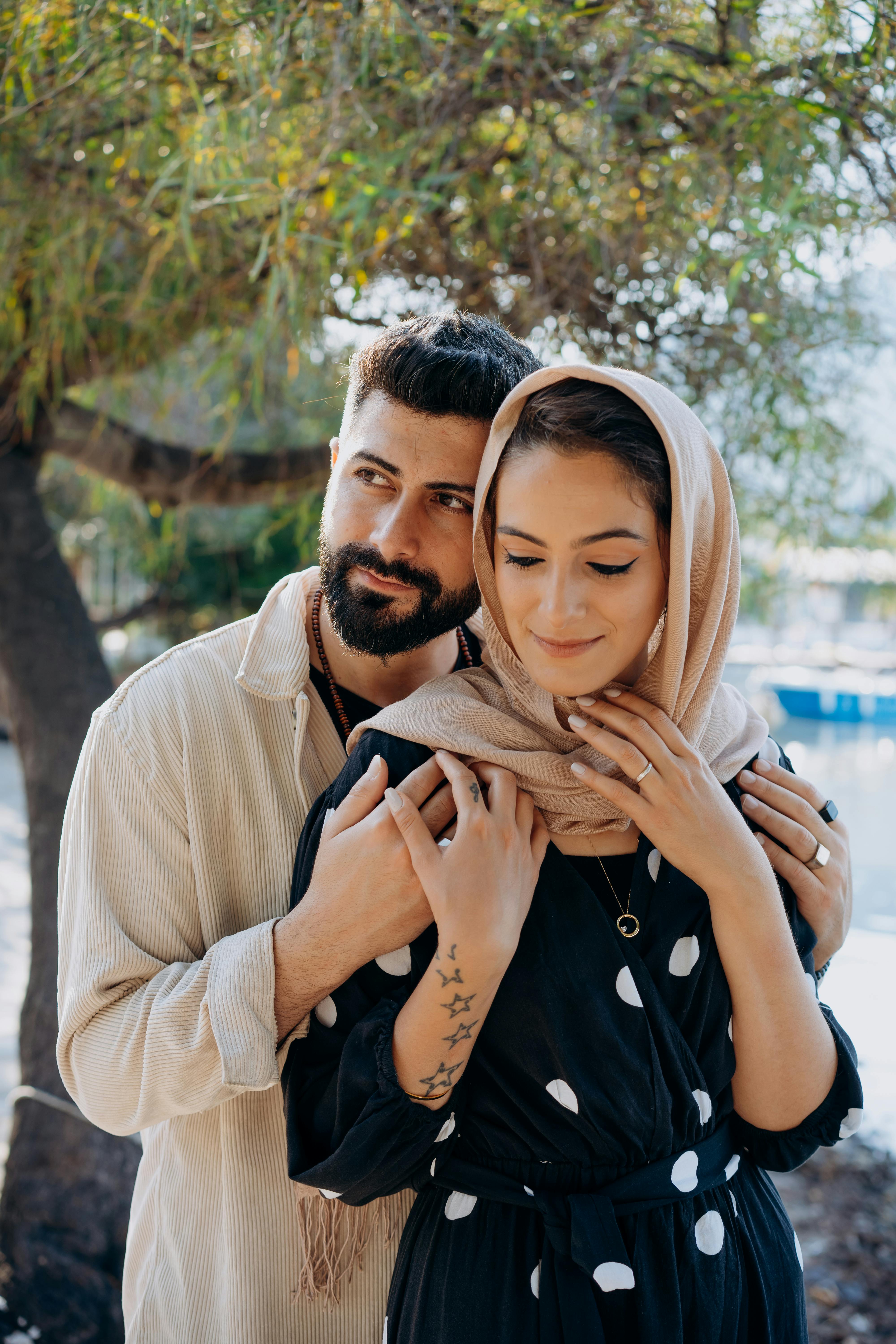 30+ Muslim Couple Wallpapers Download For Free [HQ]