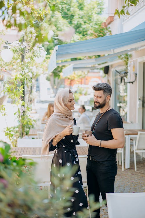 adam, Aşk, ayakta içeren Ücretsiz stok fotoğraf