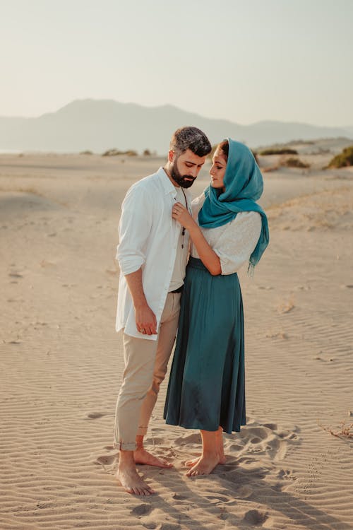 Základová fotografie zdarma na téma dvojice, hidžáb, láska
