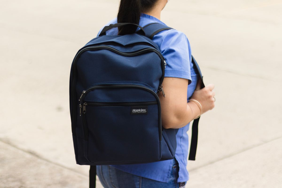 student moves in Lamerton — Loaded properly: blankets, straps and a plan in Lamerton