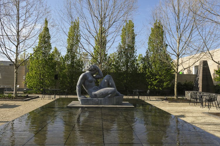 The Statue In The Water Fountain Of The Columbus Museum Of Art