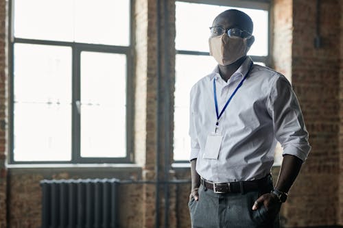 Free A Man Wearing a Face Mask Stock Photo