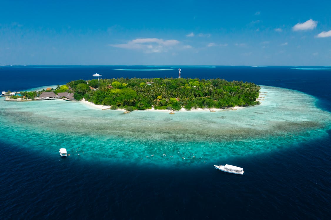 Idyllic Escape: Island in the Caribbean 1 Island in the Caribbean