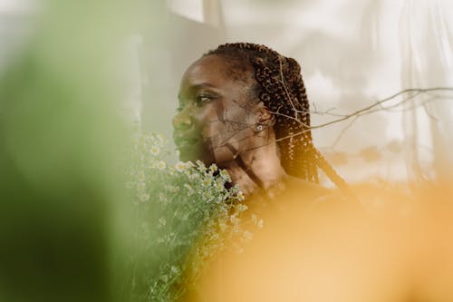 afrikalı-amerikalı kadın, Çiçek demeti, Kadın içeren Ücretsiz stok fotoğraf