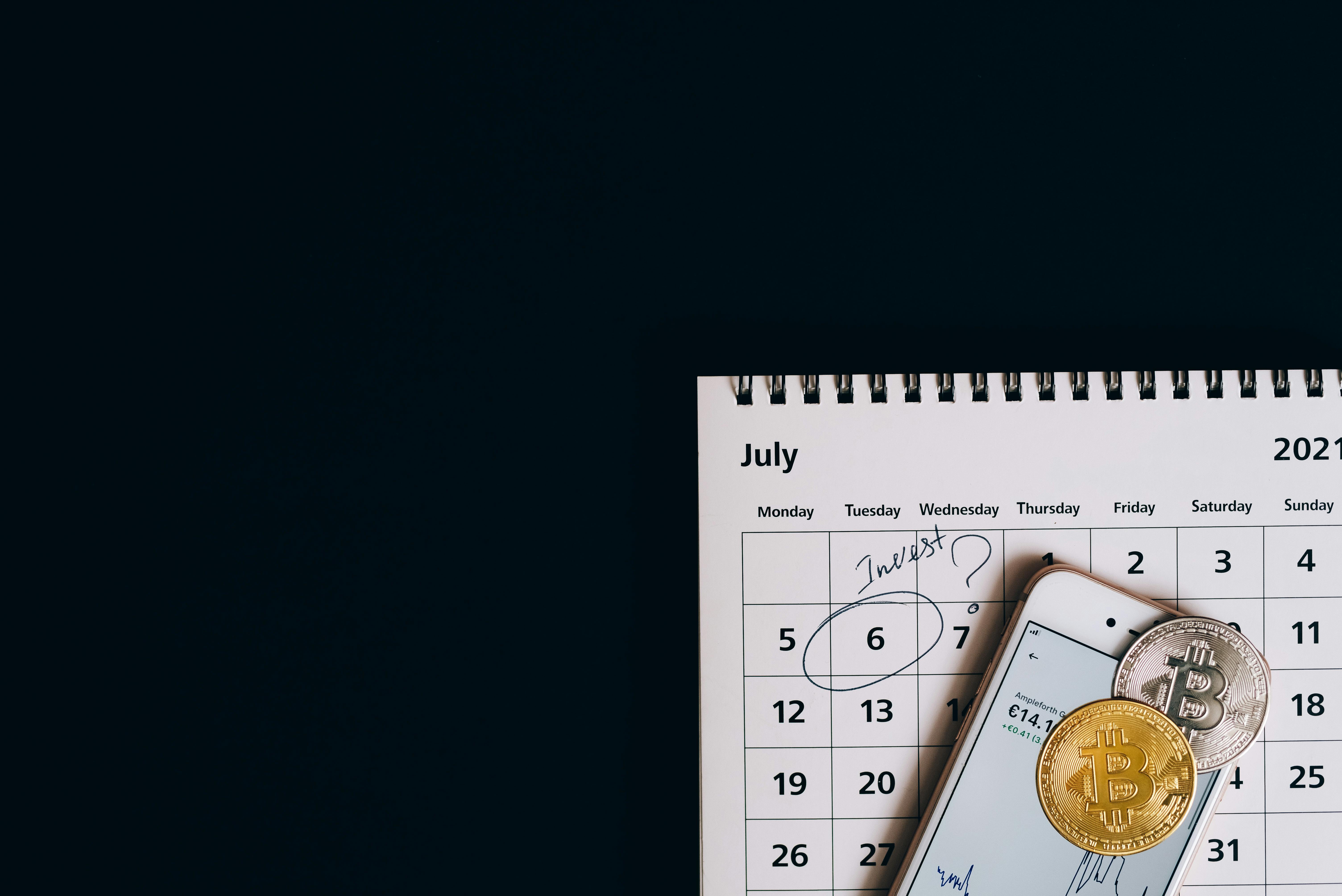 White and Black Calendar on Black Surface · Free Stock Photo