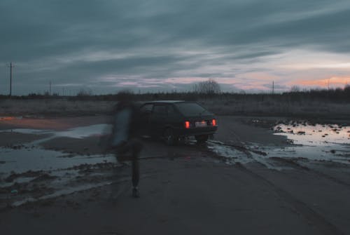 Foto profissional grátis de automóvel, Céu escuro, chuva
