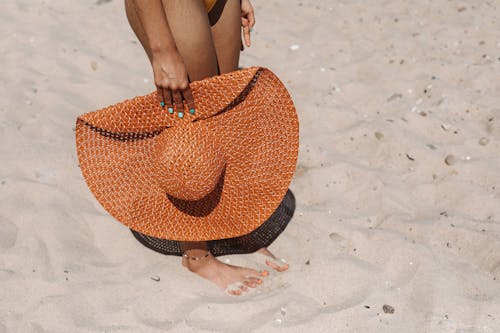 Δωρεάν στοκ φωτογραφιών με άμμος, ηλιοκαμένος, καπέλο