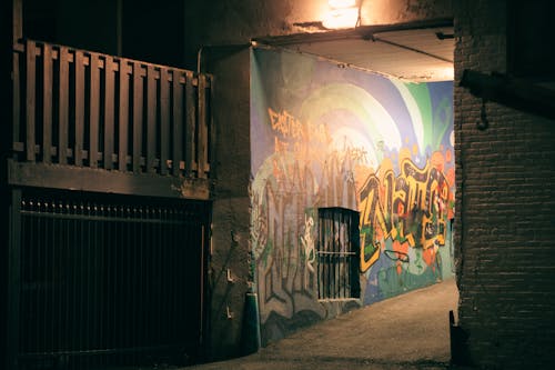 Bezpłatne Darmowe zdjęcie z galerii z graffiti, mur, noc Zdjęcie z galerii