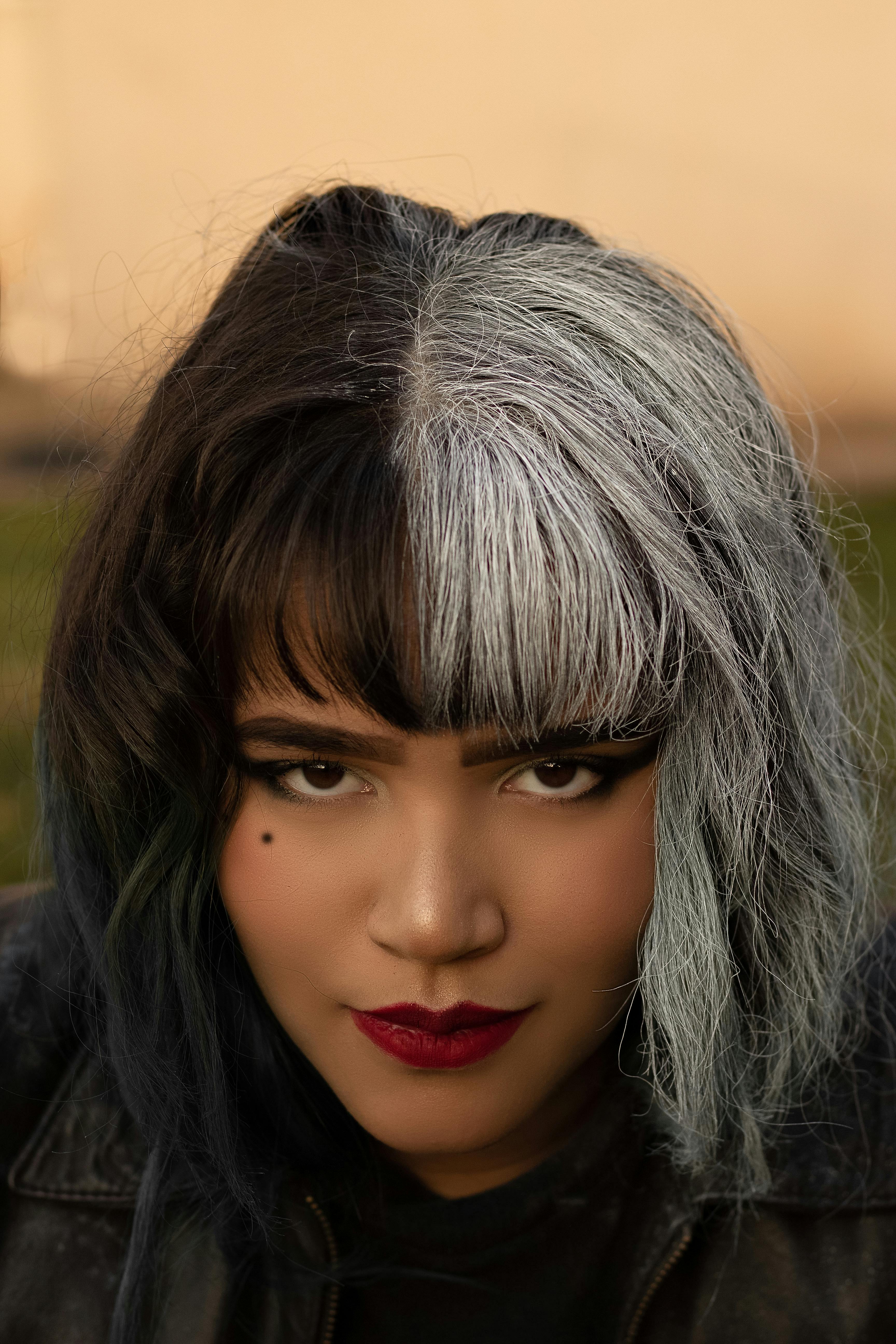 The perfect half blonde half black hairstyle 1 The Perfect Half Blonde Half Black Hairstyle.
half blonde half black.
Half black half blonde hair underneath